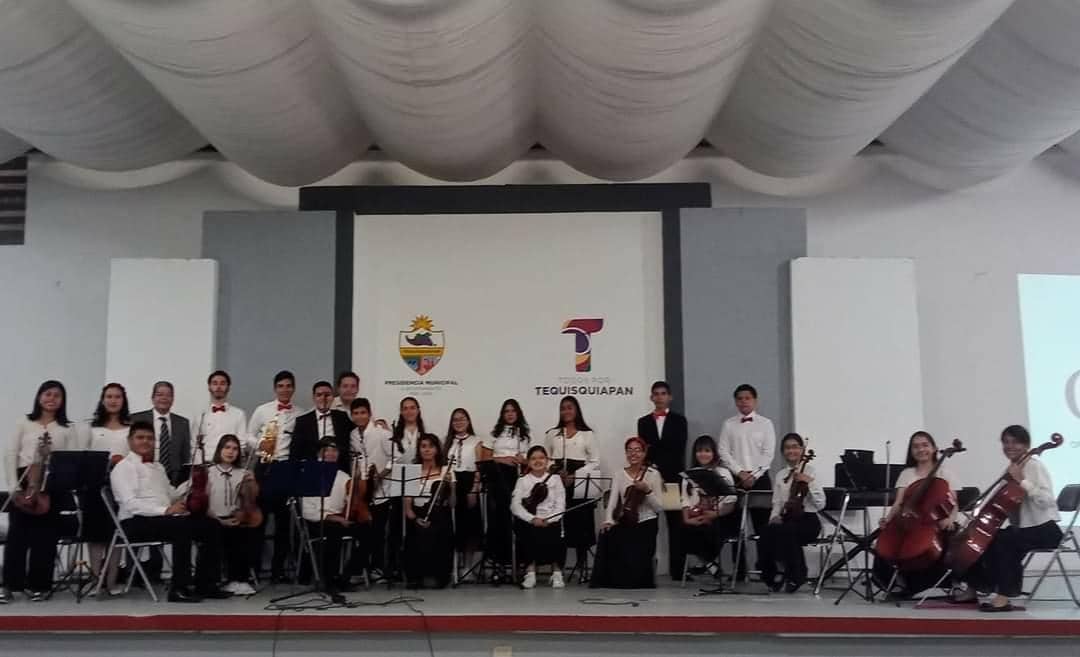 The ONJEH playing for a homeschool conference in Tequisquiapan, Querétaro, in 2019.